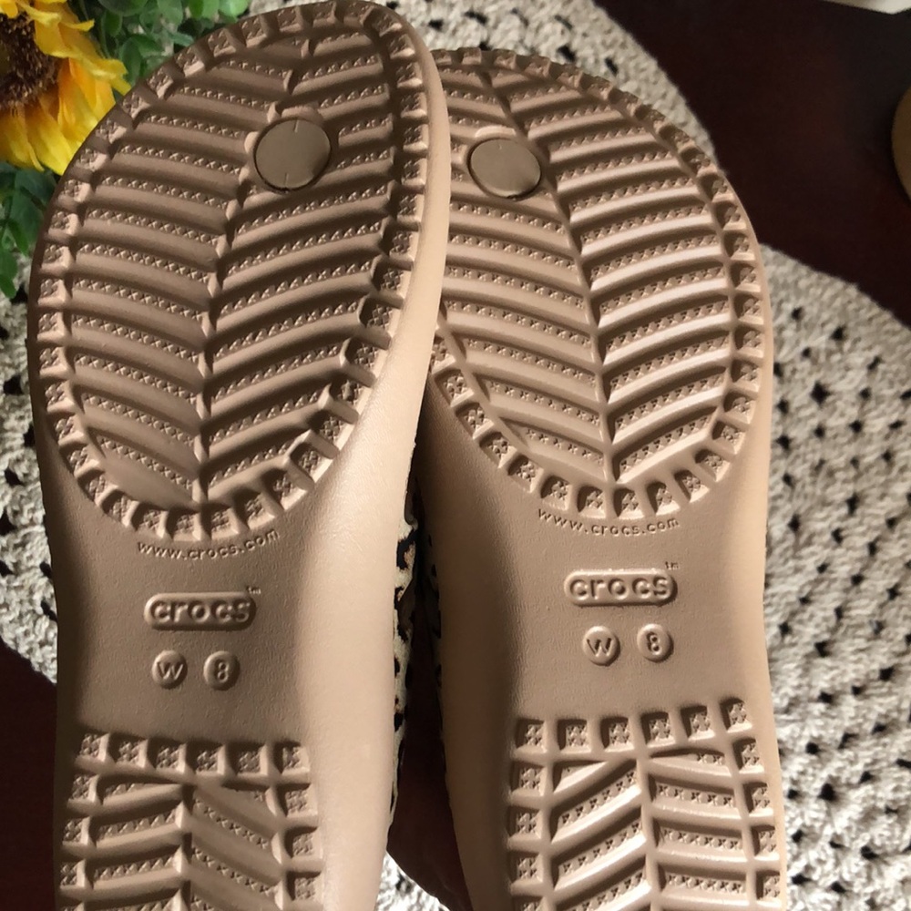 CROCS Kadee II Women’s Leopard Print Tan Flip Sandals SIZE 8 - Picture 9 of 12